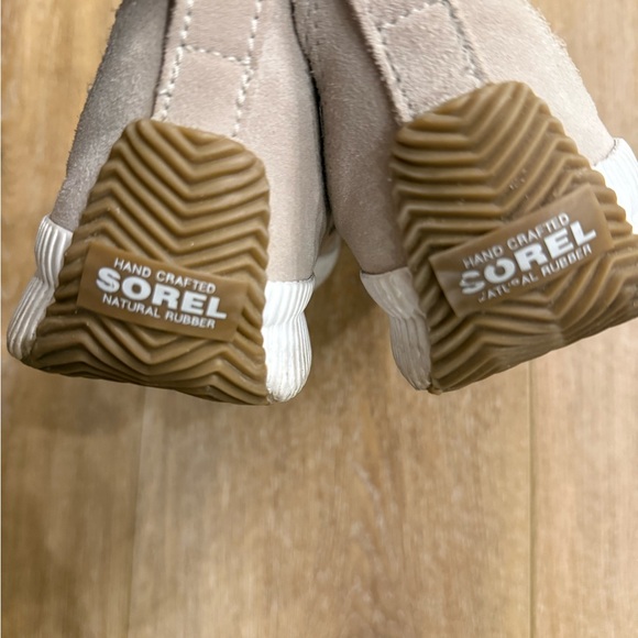 Sorel Beige Slip-On Sneakers - Picture 2 of 3